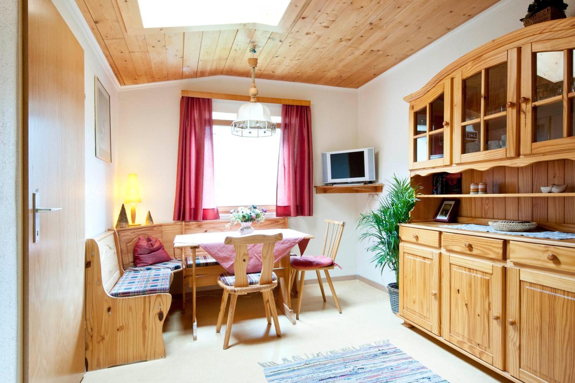 Sportland Inn Unterpeischlach Exteriör bild